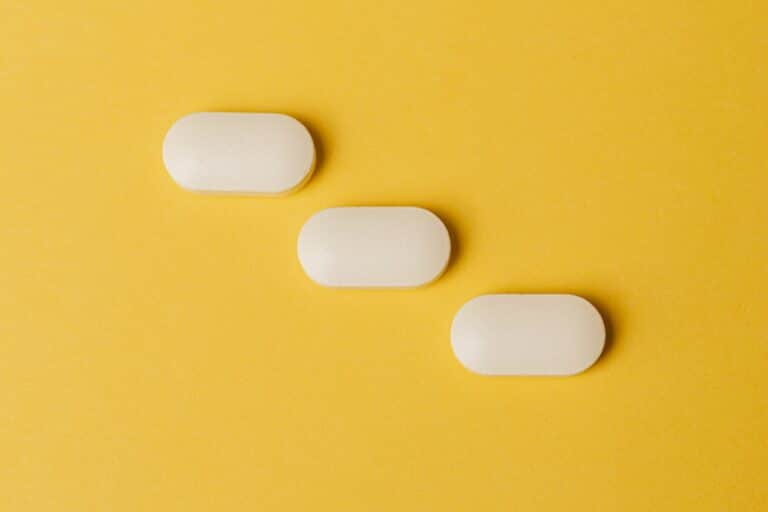 Tabletten mit dem Aussehen von Antibiotikum