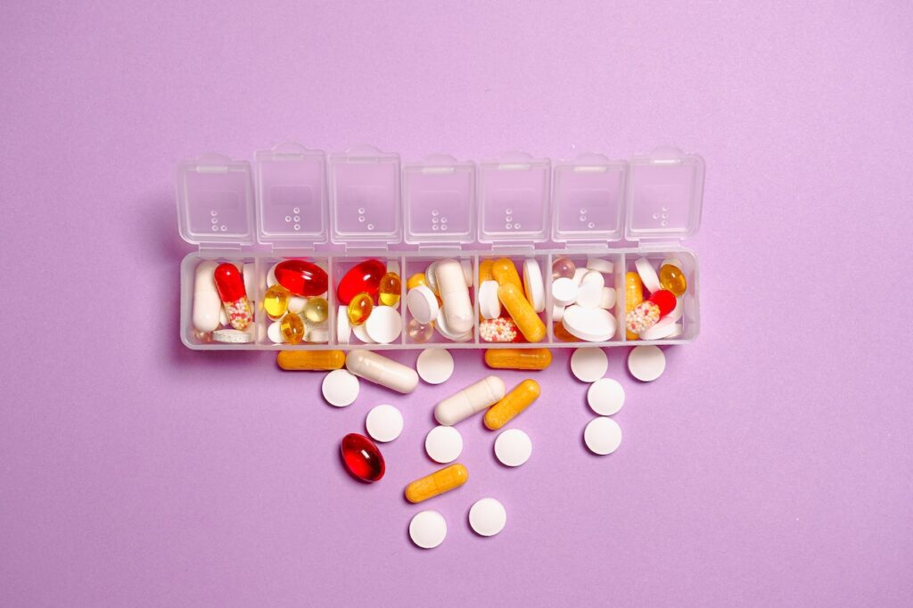 Tablettendispenser voller Pillen