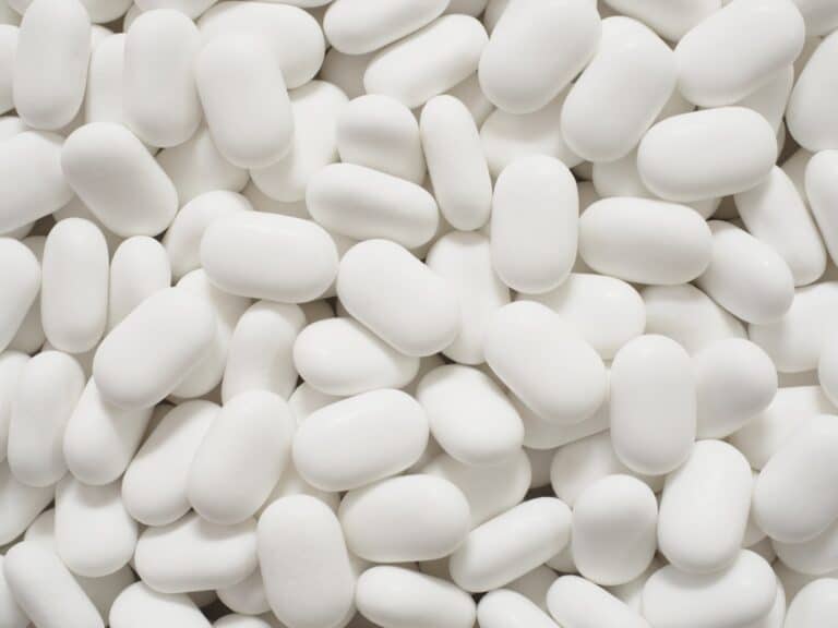 Tabletten mit dem Aussehen von Atorvastatin